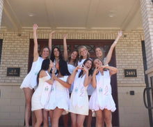 Load image into Gallery viewer, Delta Zeta + Crest + Class of 2025 Graduation Stole - White, Pink &amp; Green - 1