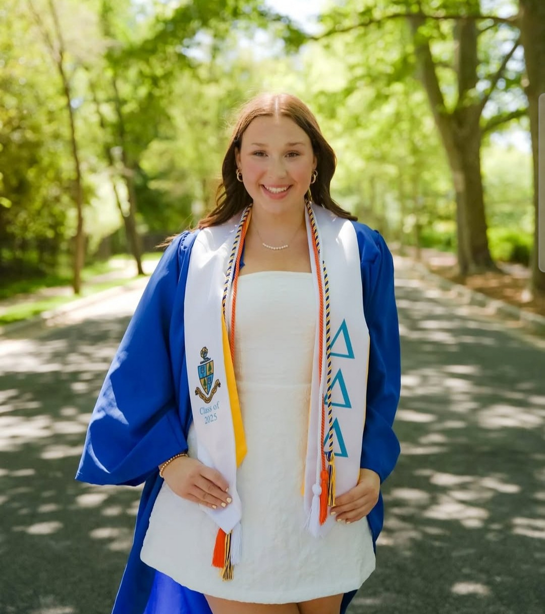 Delta Delta Delta + Crest + Class of 2025 Graduation Stole - White & Turquoise