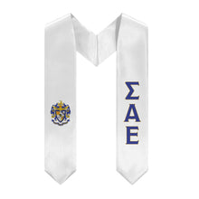 Load image into Gallery viewer, Sigma Alpha Epsilon Graduation Stole With Coat Of Arms - White, Blue &amp; Gold